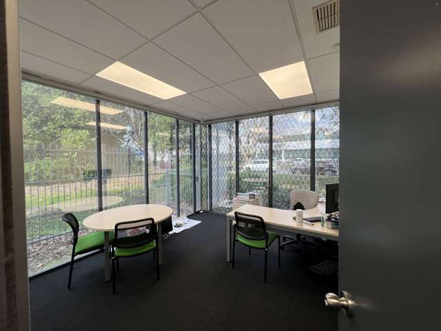 Whole Building/60 Hugo Johnston Drive Penrose_2