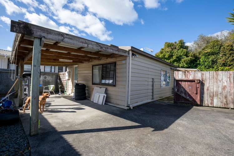 8 Rollerson Street Papakura_12