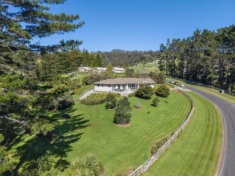 45 Manuka Grove Helensville_32