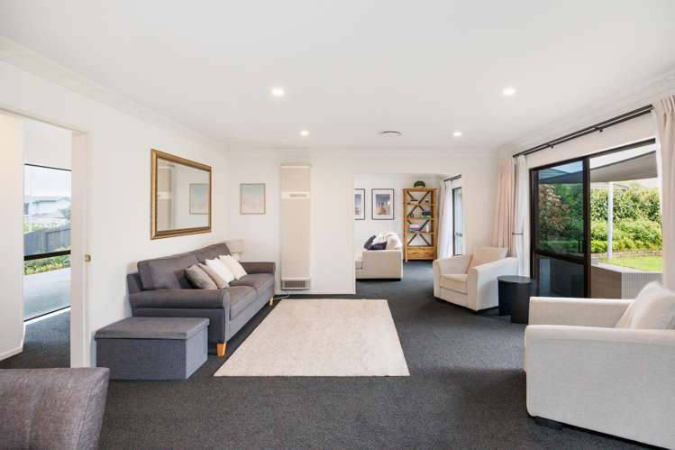 77 Pacific Drive Fitzherbert_5