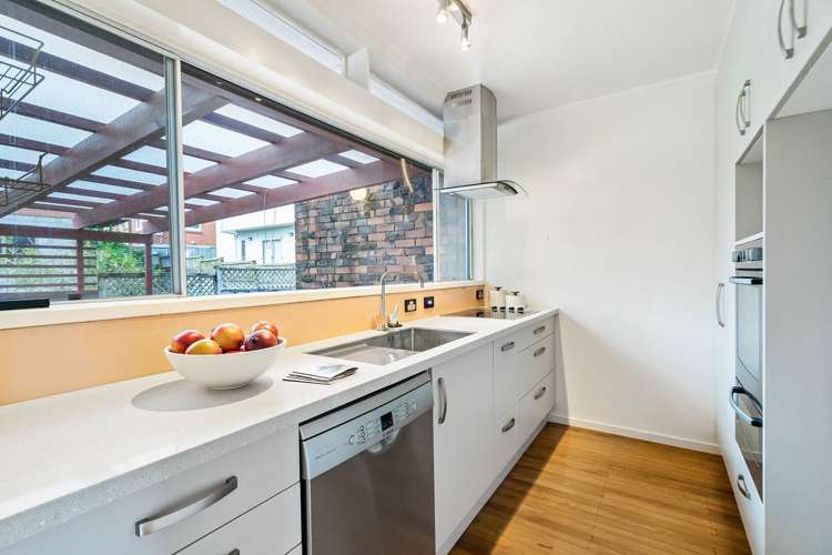 3 Howard Road Northcote_13