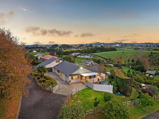 5 Bedroom Beauty | Elevated on an Acre