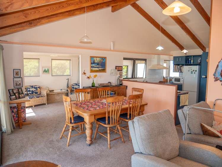 39 Seaview Road Cable Bay_3