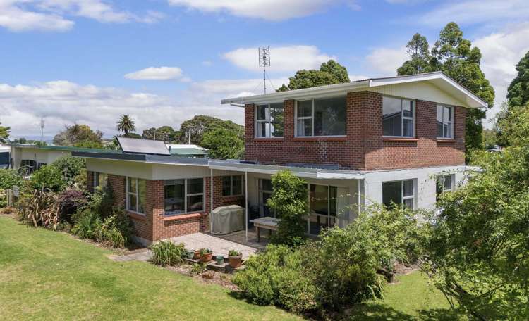 10 Roretana Drive Athenree_18