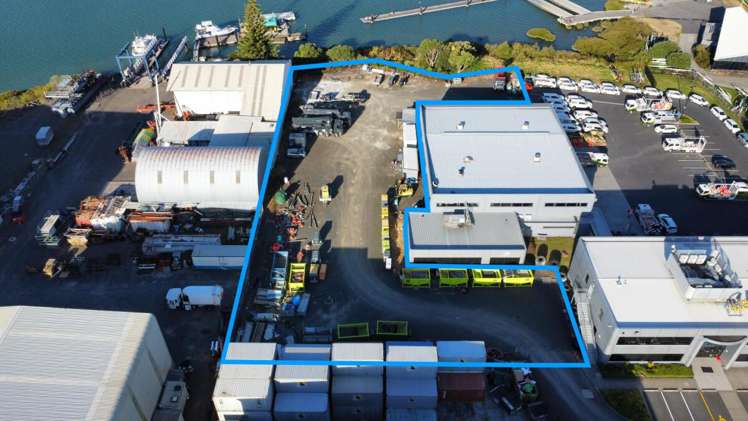 Part of | 15 Rakino Way Mount Wellington_1