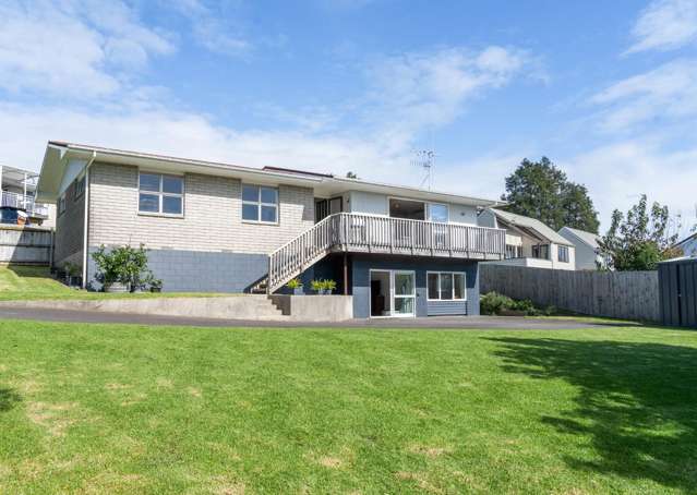 Sunny & Spacious on a Quarter Acre Section