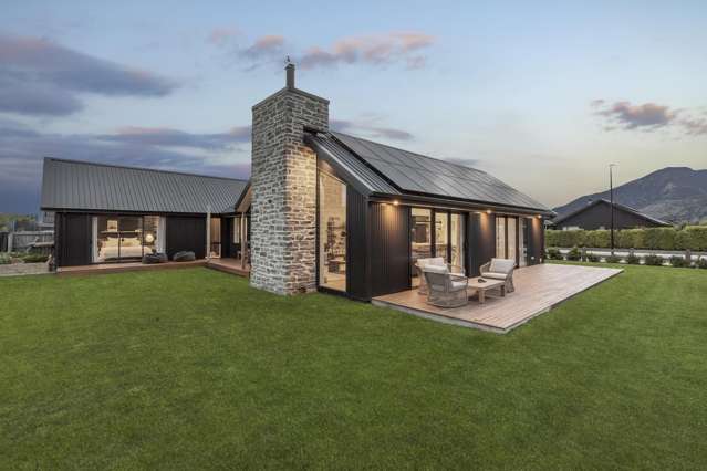 Contemporary family living with income flexibility