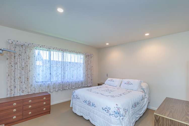 8 Campbell Grove Levin_8