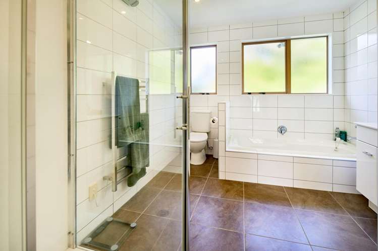 8 Balliol Drive Tawa_9