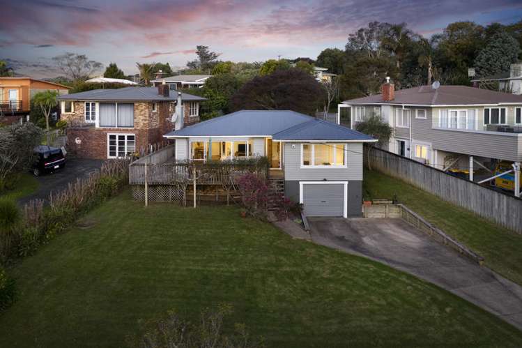 23 Highland Avenue Titirangi_16