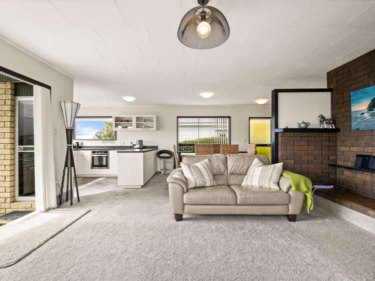 62 Easther Crescent Kew_4