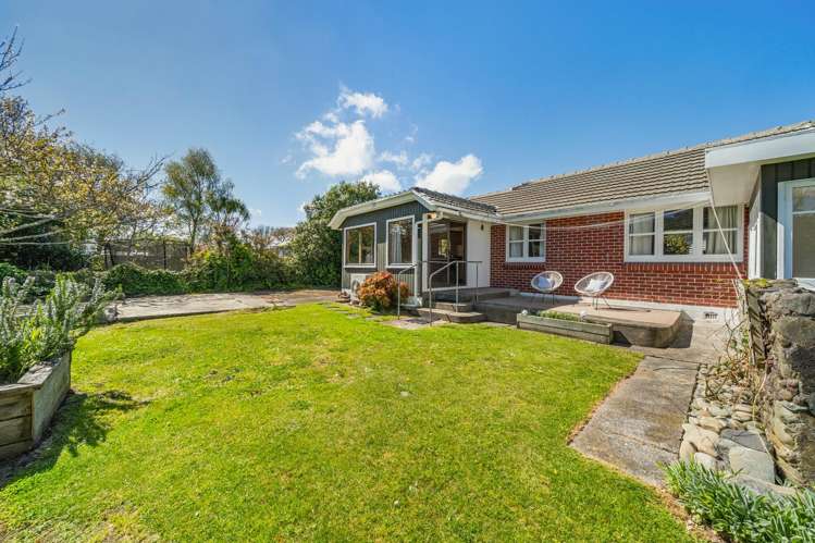 11 York Avenue Heretaunga_16