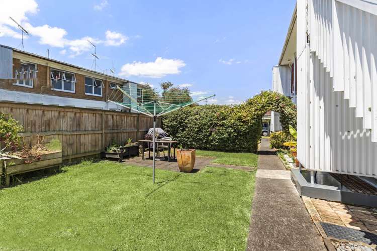 1/108 Barrack Road Mount Wellington_12