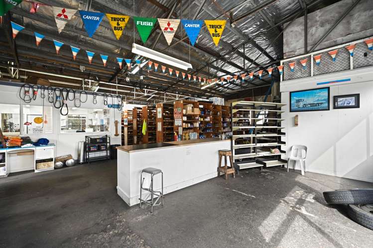 9 and 15 Park Avenue Huntly_6