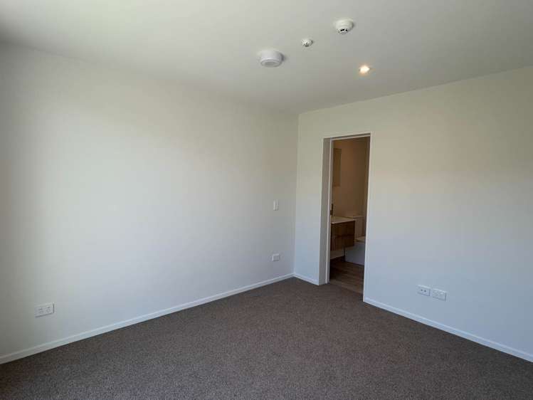 2/12 Treasure Lane Te Atatu South_10