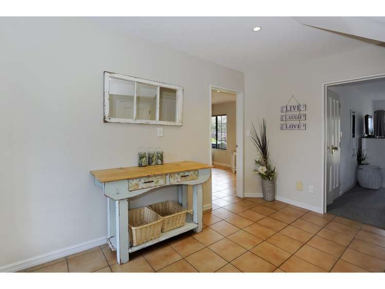 22 Malthouse Crescent Brightwater_9