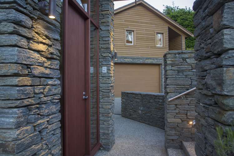 371 Peninsula Road Kelvin Heights_24