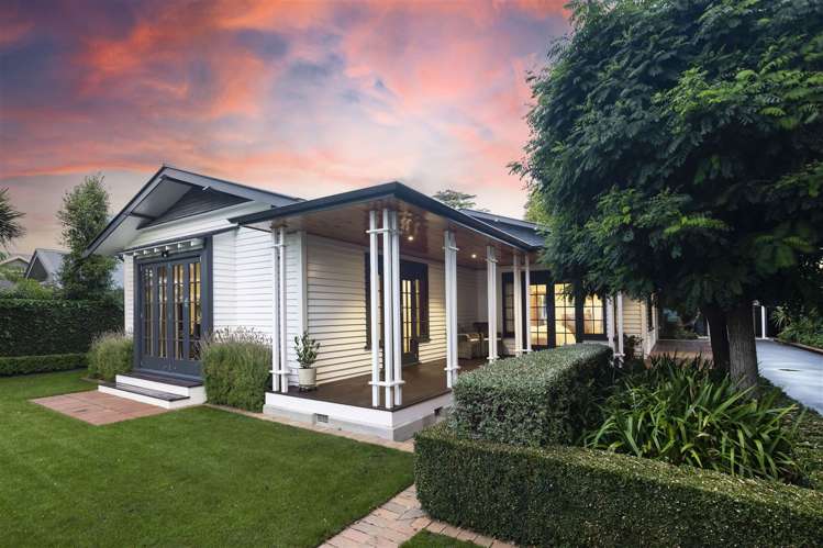 83 Saint Andrews Square Strowan_24