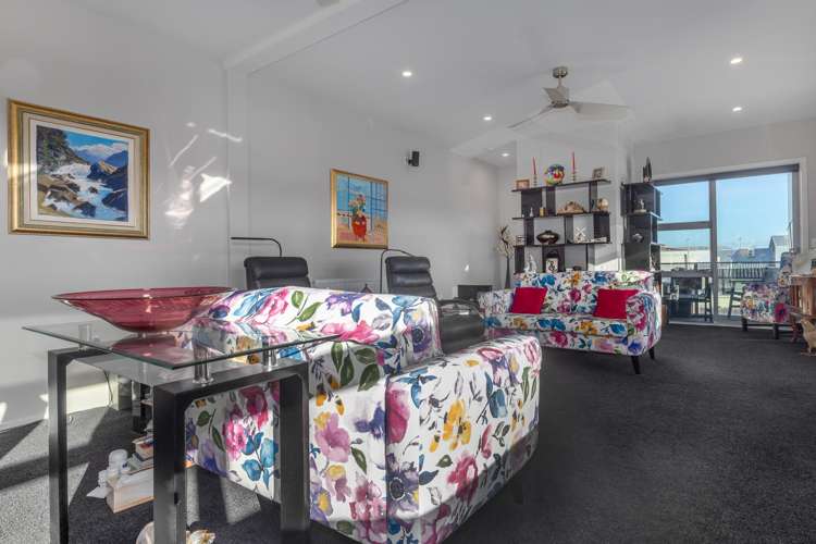 10 Queen Street West Levin_13