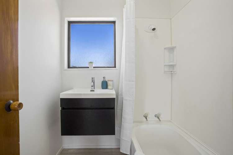 2/42 Lancaster Road Beach Haven_8