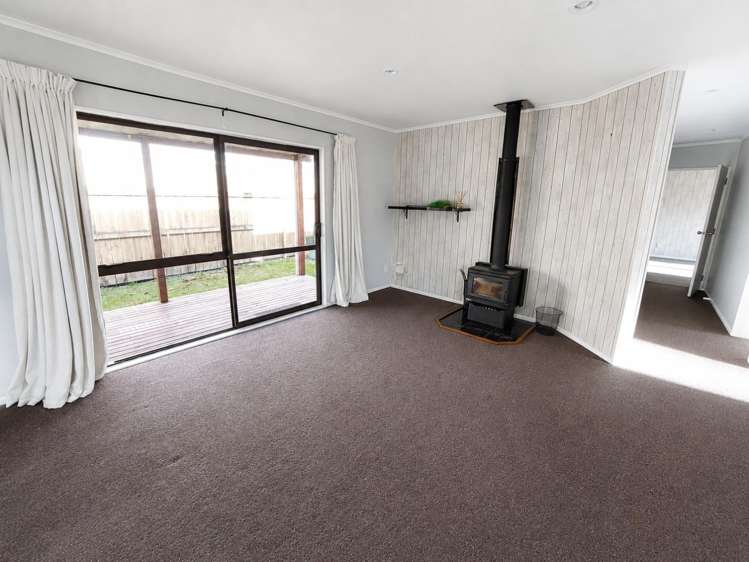 27A Vernon Avenue Takaro_3