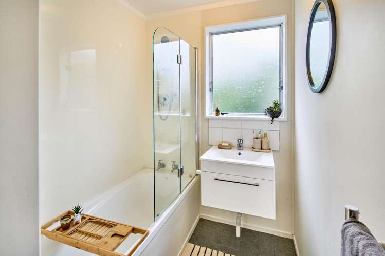 61 Davidson Crescent Tawa_9