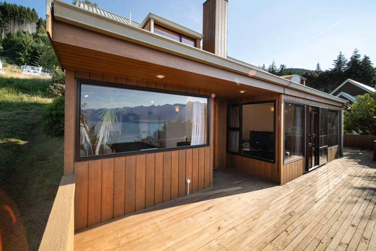 128 Wynyard Crescent Fernhill/Sunshine Bay_22