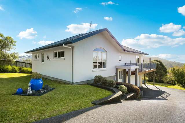 Elevated Orewa Living with Sea Views