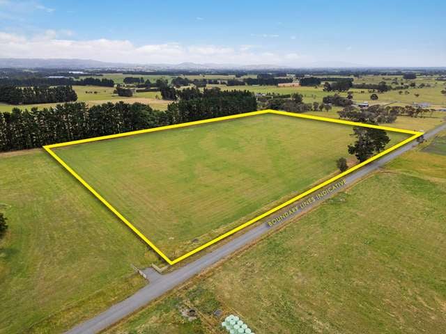 Flat Land On 12 acres- No Covenants