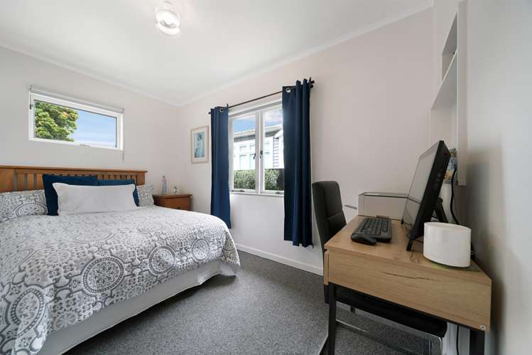 2 Riserra Drive Ranui_12