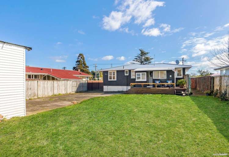 90 Cobham Crescent Kelston_11