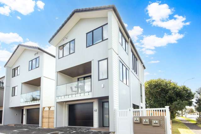 Modern Home in Macleans Zone