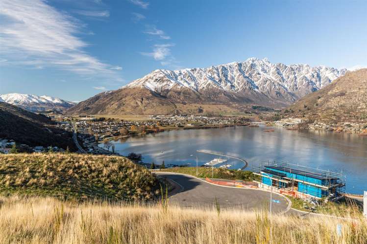 2 Lynch Lane Queenstown Hill_5