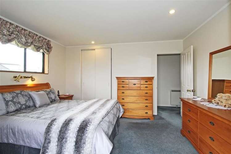 12 Bremner Crescent Stoke_8