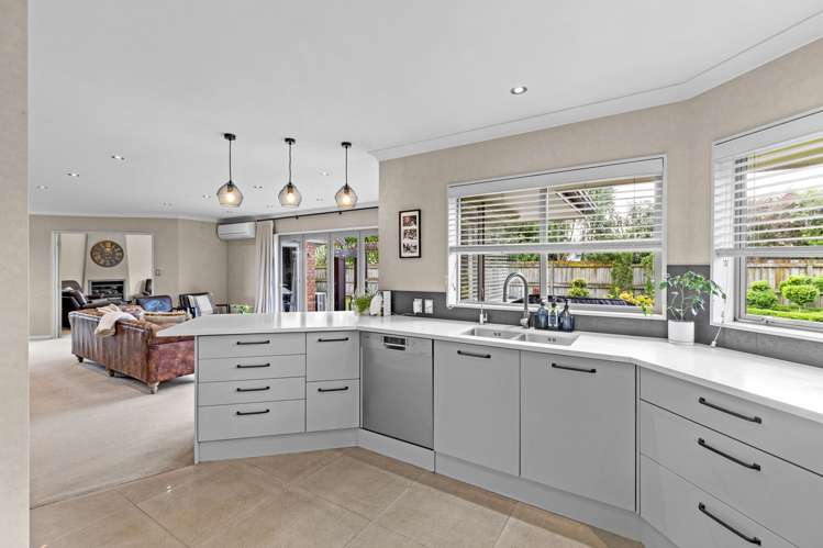 21 Liberty Grove Kelvin Grove_12