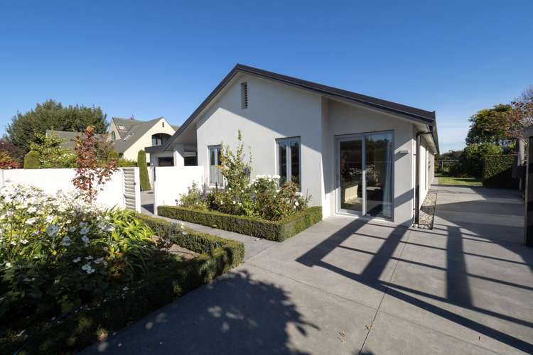 87 Racecourse Road_0