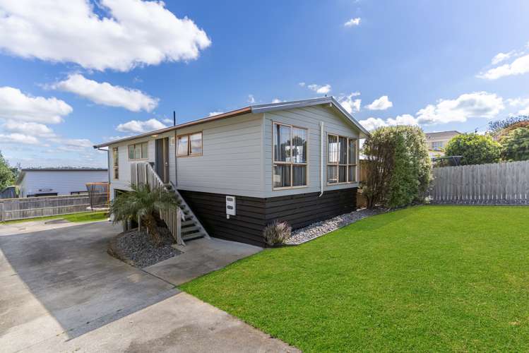 8 Karaka Road Beachlands_10