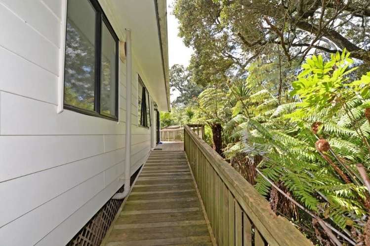 2/16 Ayrton Street Te Atatu South_2