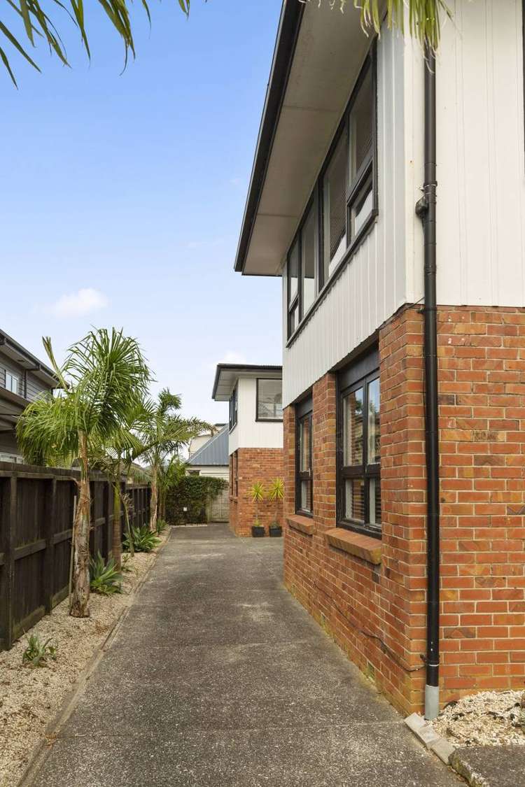 5/233 Hurstmere Road Takapuna_15