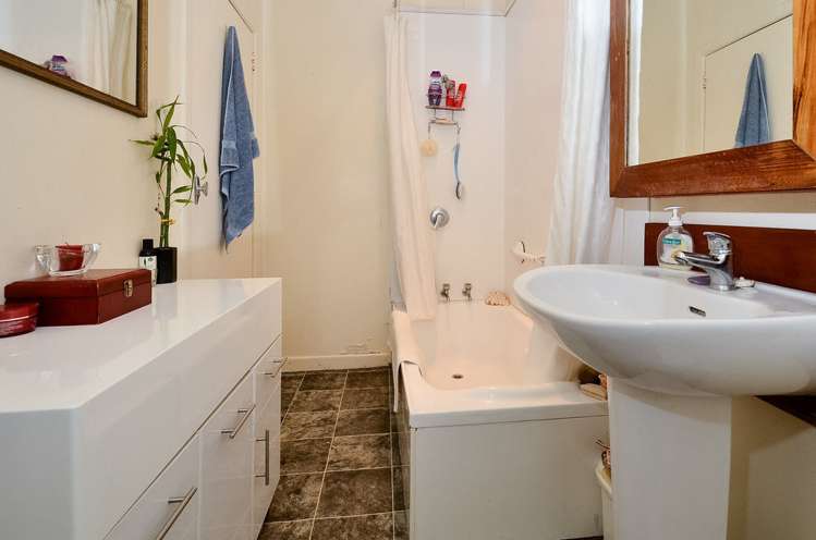 130 Awaroa Road Helensville_16