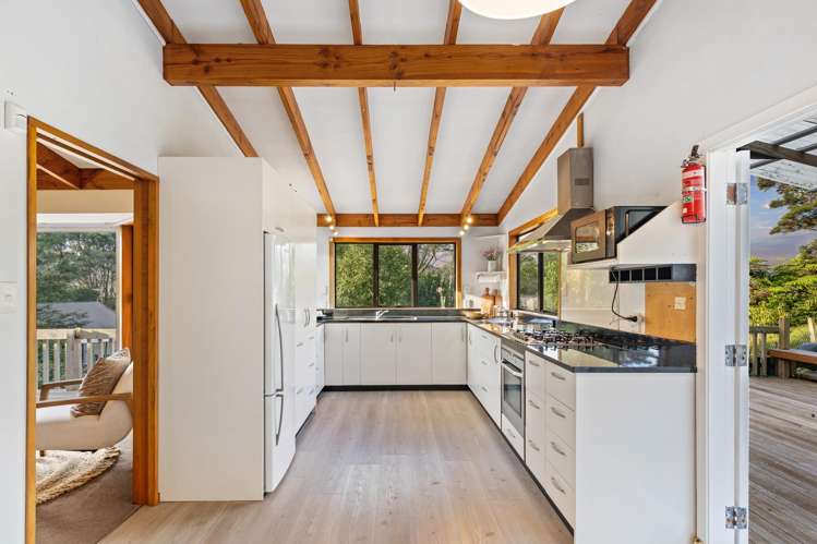 32 Opanuku Road Henderson Valley_18