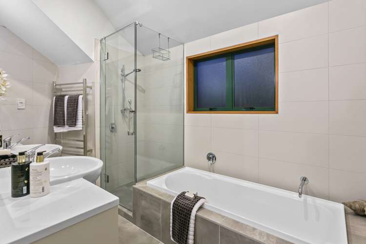 35 Isobel Road Greenhithe_22