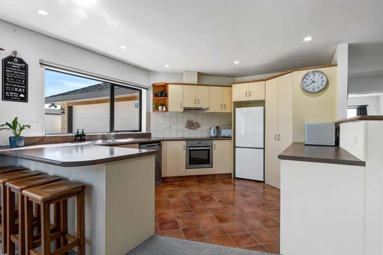 144 Monmouth Road Stratford_8