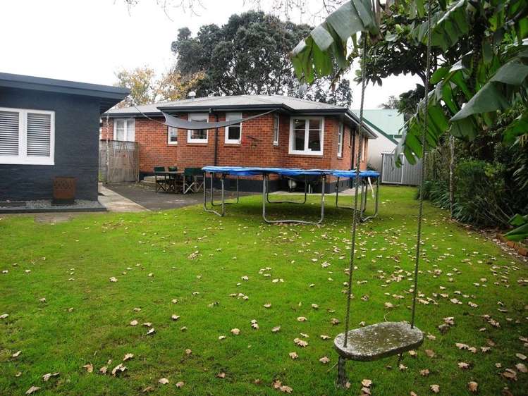 56 Willcott Street Mount Albert_14