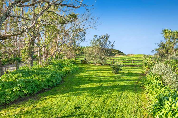 88 Pipitiwai Drive Helensville_23