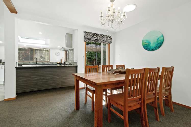 42 McEnroe Grove Naenae_7