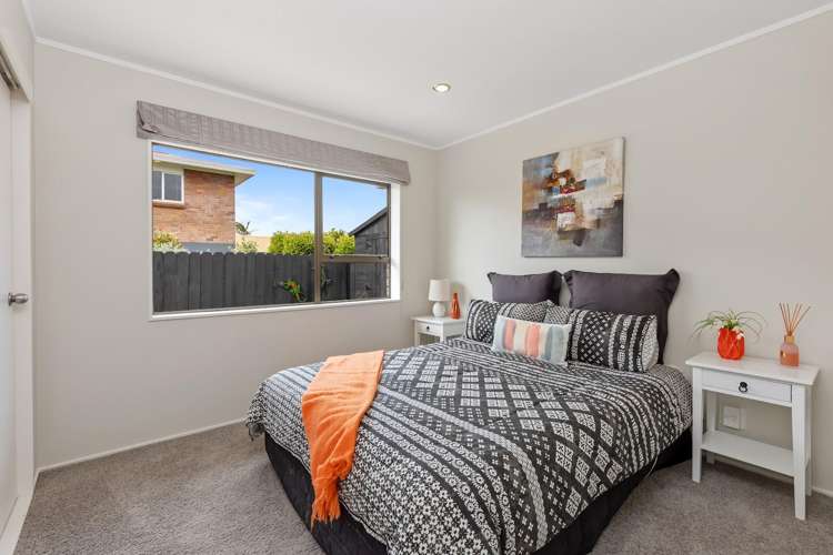 Flat 1/20 Pine Road Orewa_15