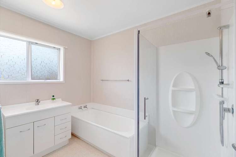 2/4212a Great North Road Glendene_10