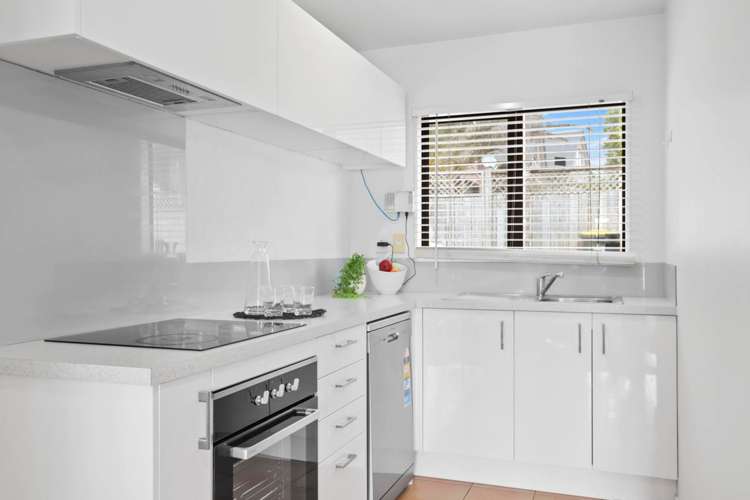 2/35 Fields Parade Oteha_5