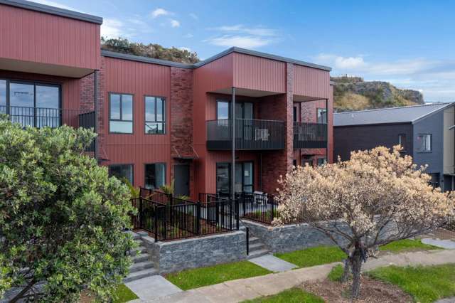 Last G/F corner unit $969,000 with 2 OSP.